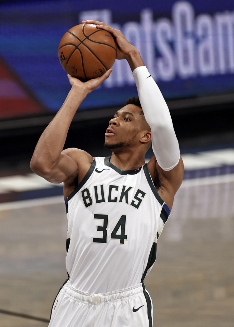 西甲战报：福特闪击，罗德里格斯独造三球，埃尔切4-0巴列卡诺（西甲快讯：福特闪电破门，罗德里格斯独造三球，埃尔切4-0大胜巴列卡诺）