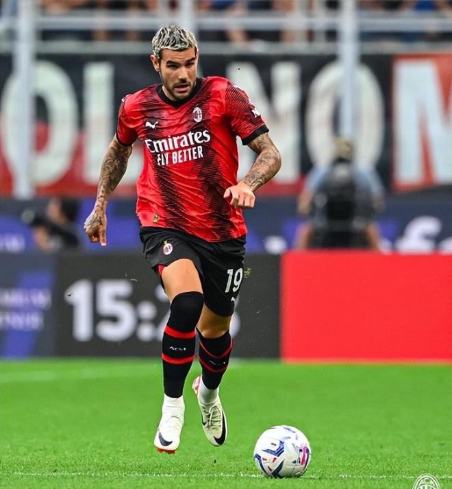 利物浦萨拉赫末段进球险胜热刺（萨拉赫终场破门助利物浦险胜热刺）