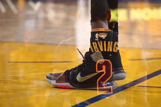 摩纳哥主帅：南野拓实目前还在医院，初步检查十字韧带不乐观（摩纳哥主帅称南野拓实仍在住院，初步十字韧带检查结果不佳）