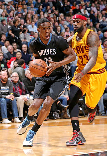 斯基拉：安古伊萨左大腿股二头肌严重撕裂，预计将缺阵40天（斯基拉：安古伊萨左大腿股二头肌重度撕裂，预计缺席约40天）