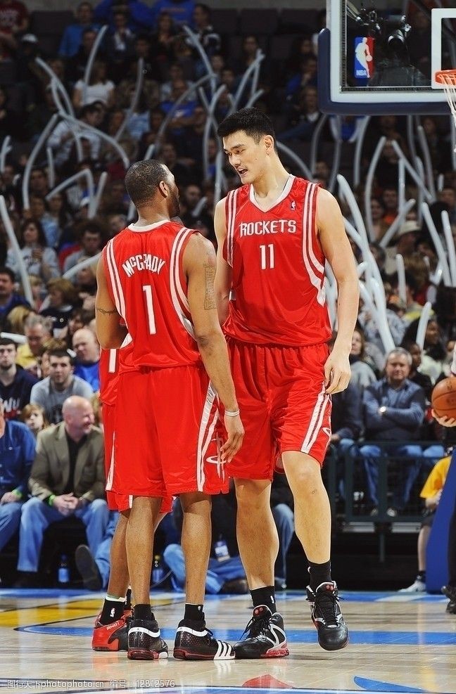 篮球湖人核心球员防守数据提升（湖人队核心球员防守数据显著改善）