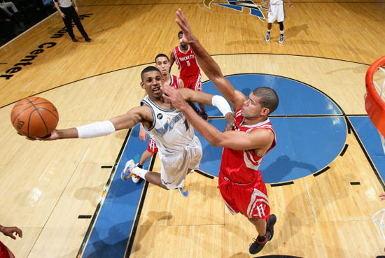 以全新视角回顾AC米兰对阵罗马的比赛📽️🔴⚫（换个角度再看AC米兰对阵罗马的较量🎥🔴⚫）