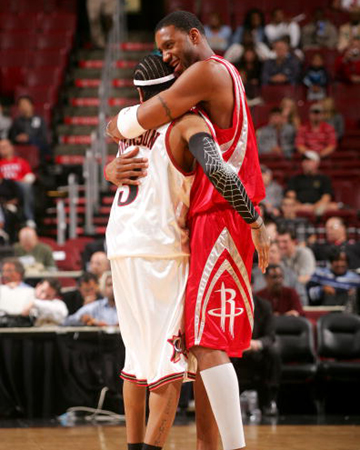 沙拉维谈续约：我们还得再谈谈，看看接下来会发生什么（沙拉维谈续约：仍需进一步沟通，静待下一步进展）