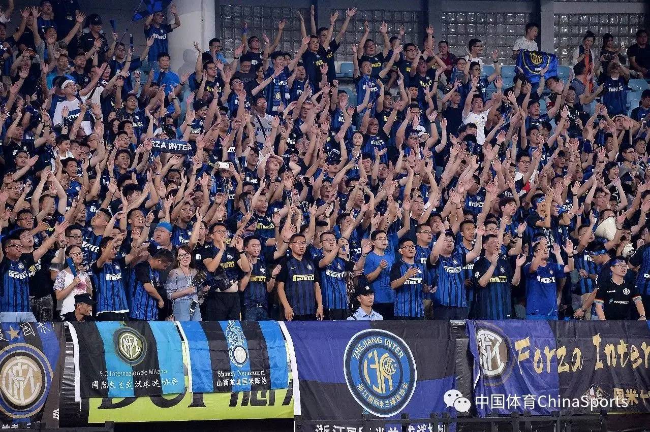 劳塔罗：齐沃拥抱我的次数比我老婆抱我的次数都多（劳塔罗打趣：齐沃抱我的次数比妻子还多）